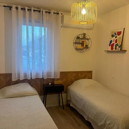 2-bedroom With Terrace And Garage Lejlighed
